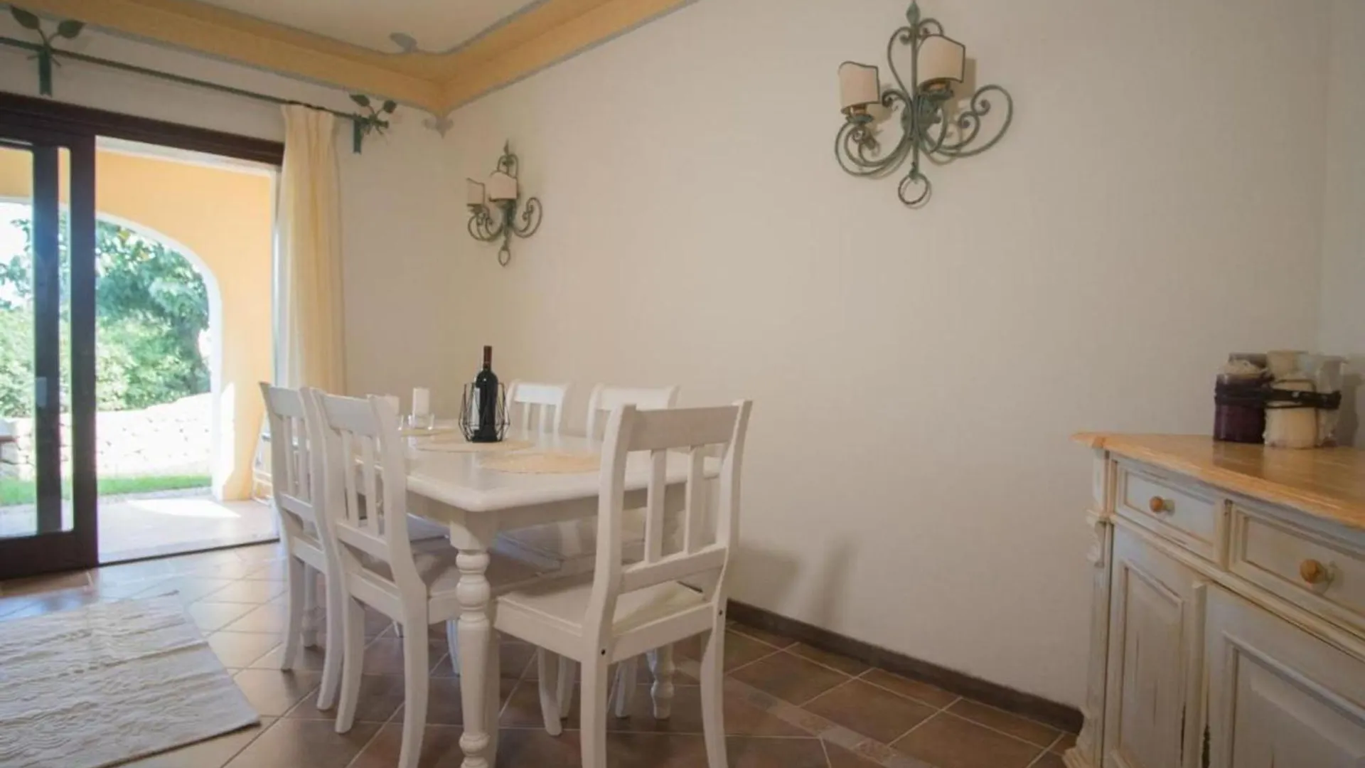 Апартаменты Beautiful Il Giardino Degli Oleandri One Bedroom Sleeps Two Num0850 Лиша-ди-Вакка